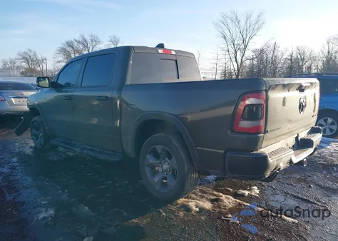 2021 Ram 1500 Big Horn 4X4 5'7 Box z USA, uszkodzony, nr VIN 1C6SRFFT2MN697562